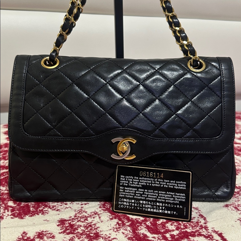 CHANEL Vintage 2-Toned CC Double Flap Bag Quilted Lamb Skin - Picture 2 of 16